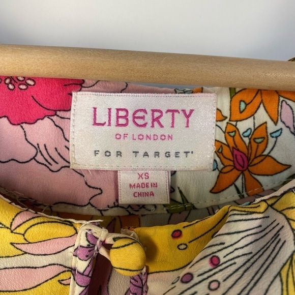 Liberty of London for Target blouse keyhole front‎ - Picture 3 of 7